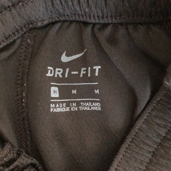 kids black nike shorts - Picture 3 of 4